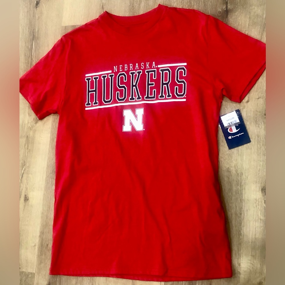 Nebraska Husker Men’s medium cotton blend T-shirt - Champion